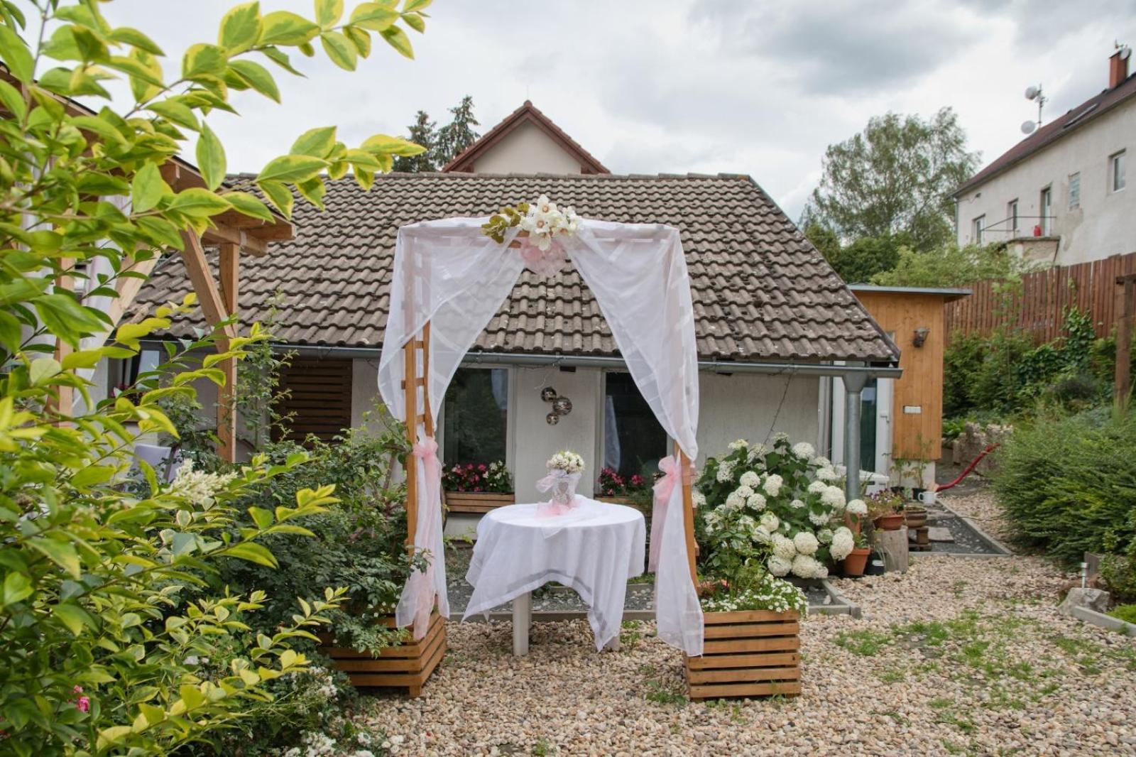 Apartmany Sharka -Sarka Justrova Decin Zimmer foto
